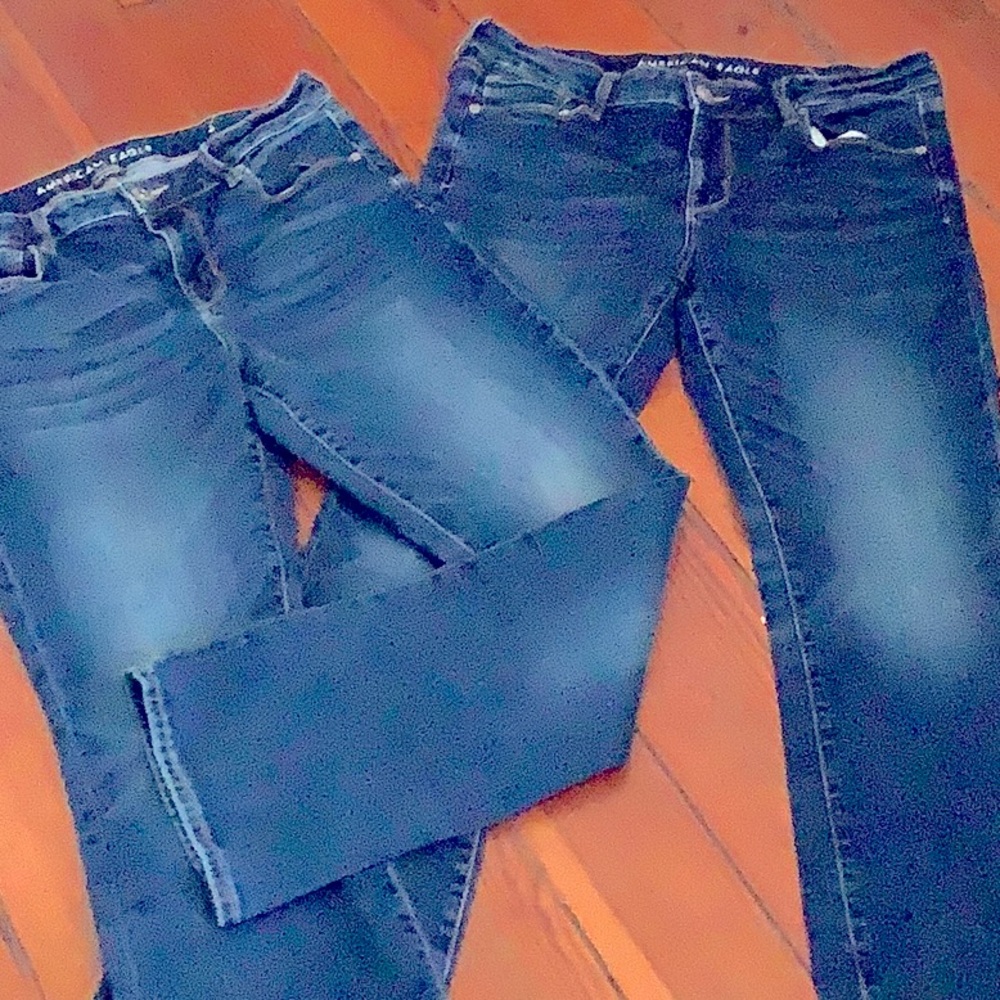 “2” pairs American Eagle Jeans